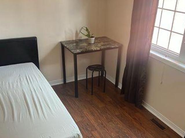 Room for rent in Mississauga, Ontario