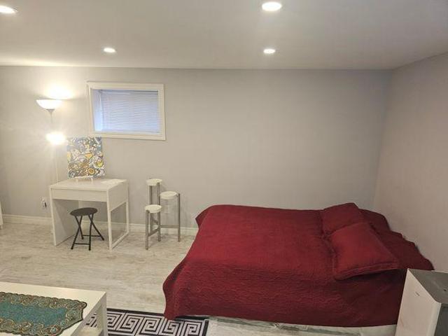 Room for rent in St. Leonard's, Quebec