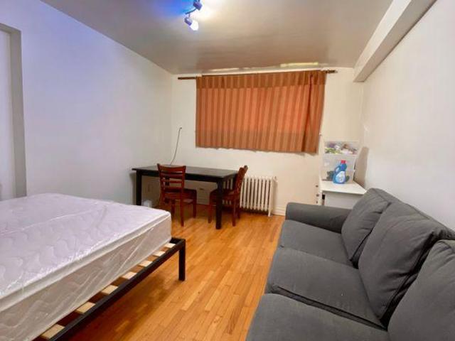 Room for rent in St. Leonard's, Quebec