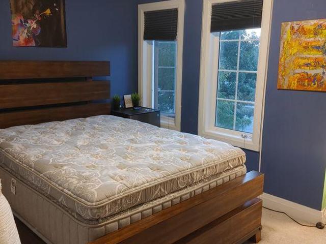 Room for rent in Oakville