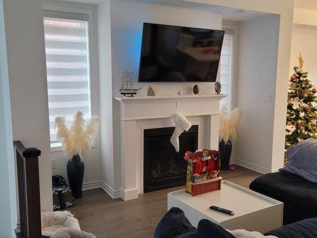 Room for rent in Oakville