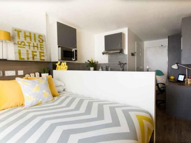 Room for rent in Pennycomequick, Mount Wise