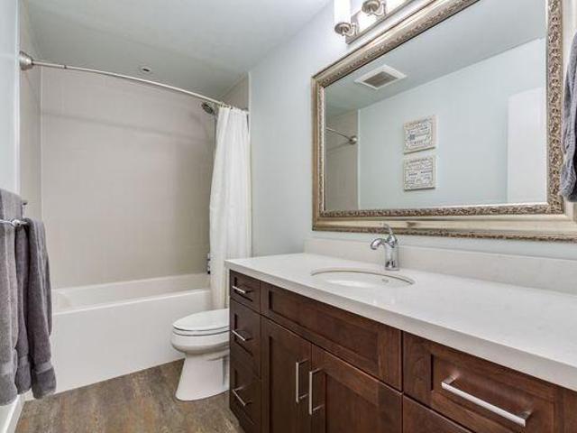 Room for rent in Port Moody, British Columbia