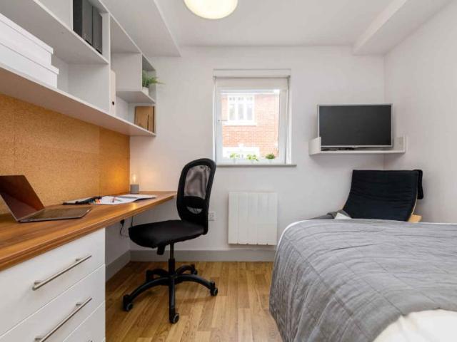 Room for rent in Portsea, City Of Portsmouth