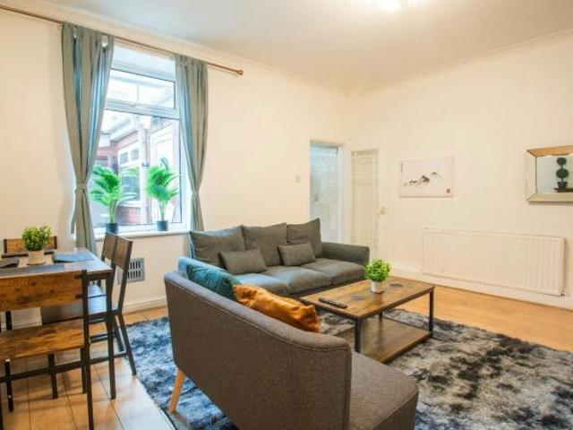 Room for rent in Deeplish, Burnedge