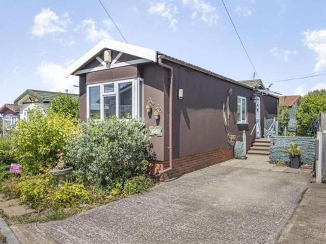 Room for sale in Lambourne, Epping