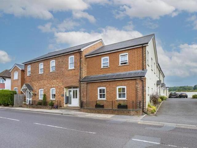 Room for sale in Five Acres, Hertfordshire