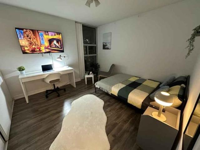 Room for rent in Toronto Centre, Toronto