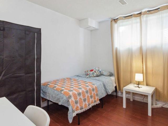 Room for rent in Woburn, Ontario