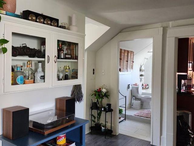 Room for rent in Victoria