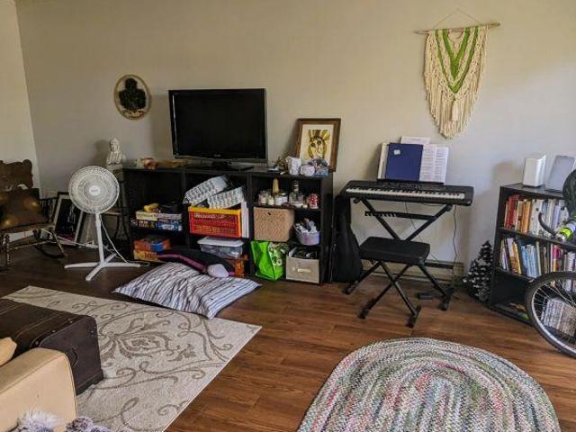 Room for rent in Victoria