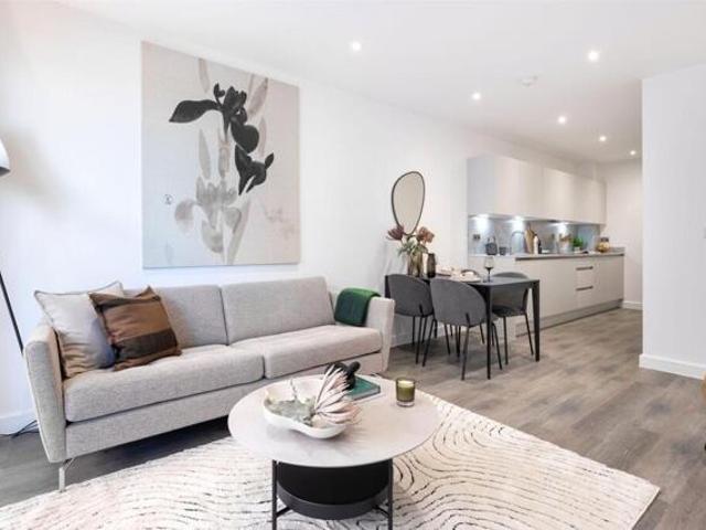 Room for sale in South Oxhey, Batchworth