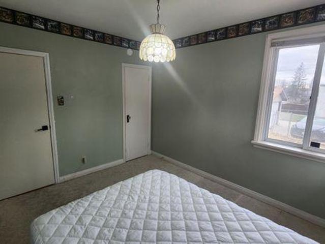 Room for rent in East St. Paul, Manitoba