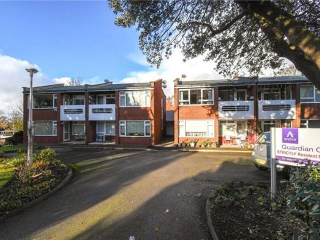 Room for sale in Grange, West Kirby
