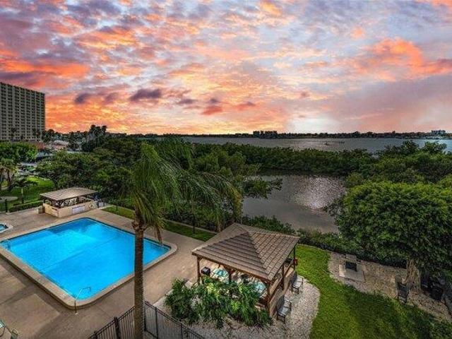 Condo for sale in South Pasadena, California