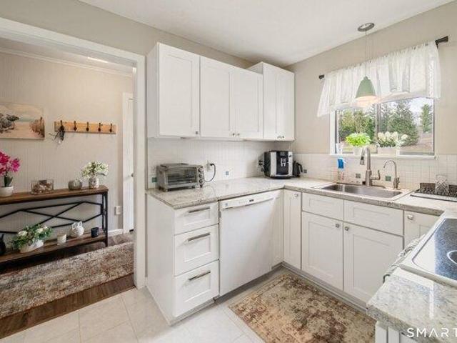 Condo for sale in Southbury, Connecticut