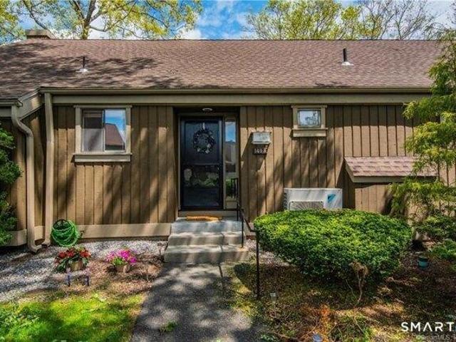 Condo for sale in Southbury, Connecticut