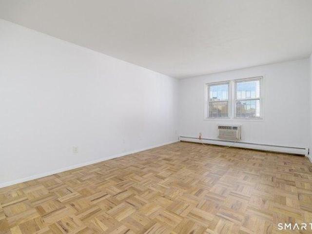 Condo for sale in Glenbrook, Stamford