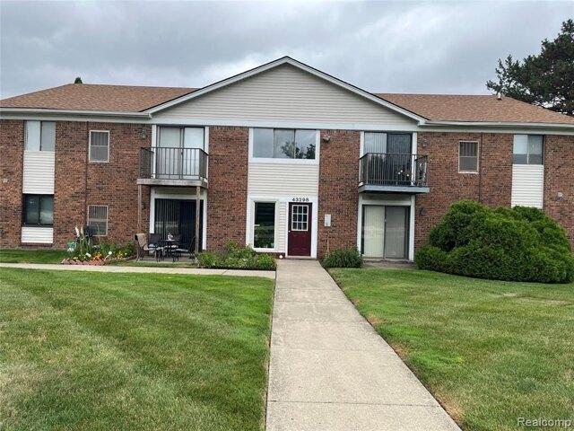 Condo for sale in Sterling Heights