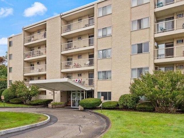 Condo for sale in Stoneham, Middlesex County