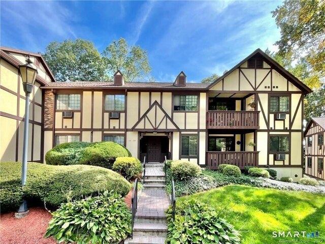 Condo for sale in Stratford, Connecticut