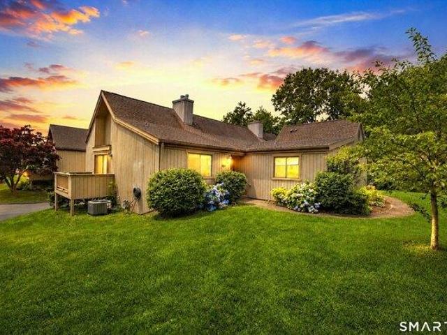 Condo for sale in Stratford, Connecticut