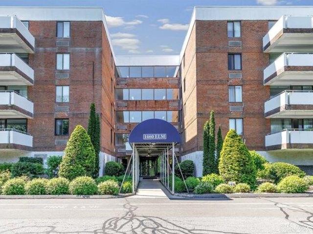 Condo for sale in Stratford, Connecticut
