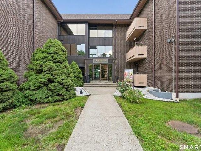 Condo for sale in Stratford, Connecticut