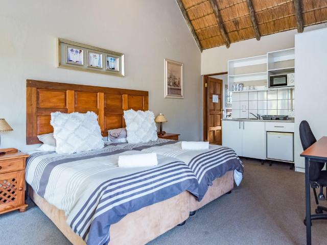 Apartment for rent in Johannesburg Ward 97, Roodepoort