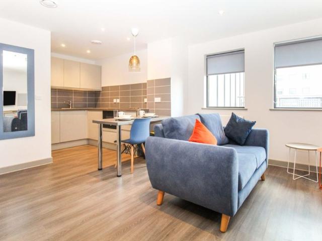 Studio for rent in Hyde Park, West Yorkshire