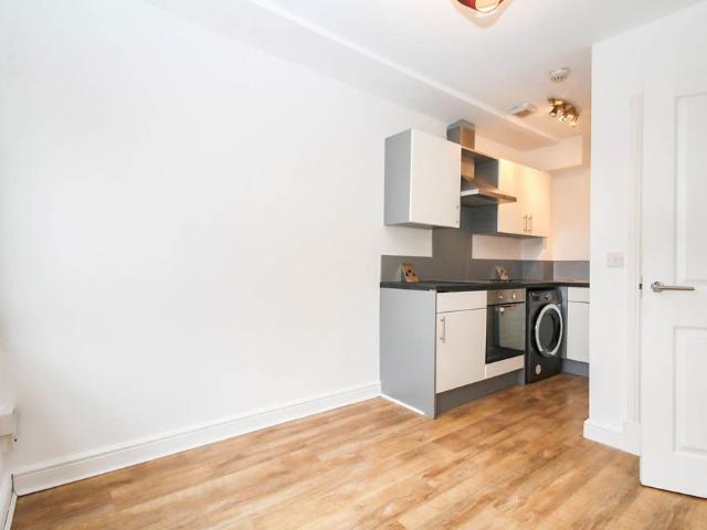 Studio for rent in Armley, West Yorkshire