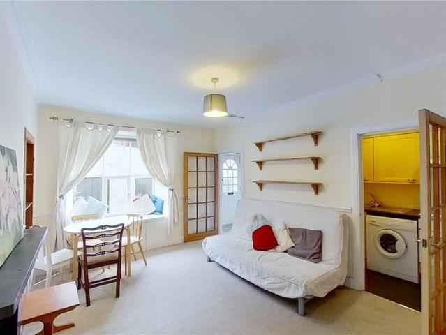 Studio for rent in Silvermills, New Town