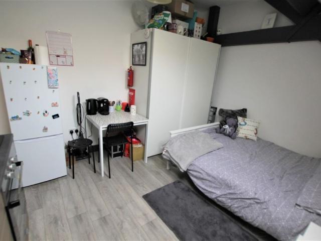 Studio for rent in Newtown, Two Mills