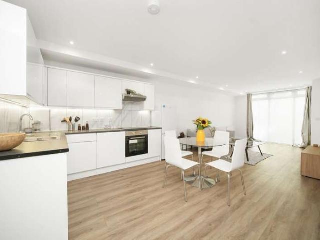 Studio for sale in Suttons Wharf, Mile End