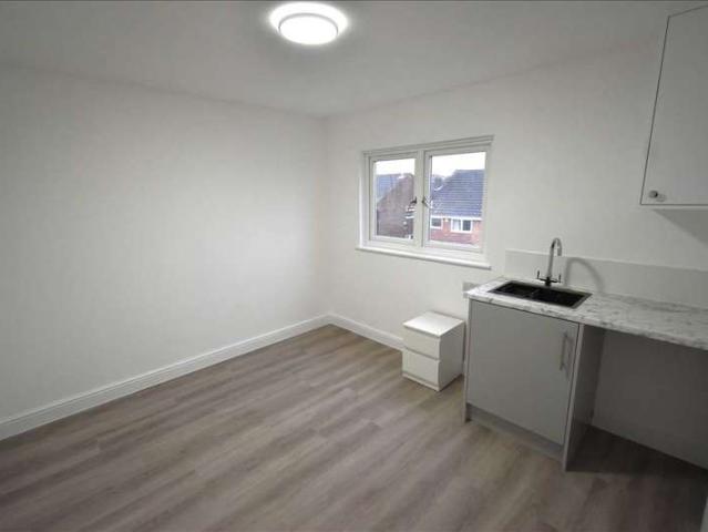 Studio for rent in New Town, Monks Orchard