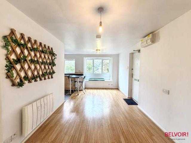 Studio for sale in Ewens Farm, Golden Valley