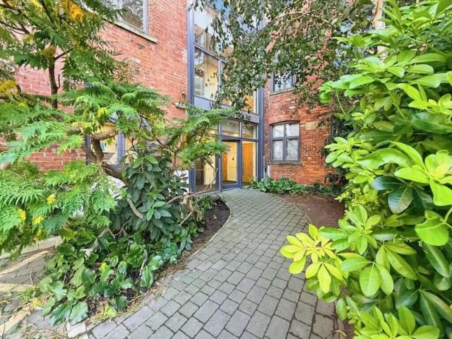 Studio for sale in Steander, Leeds