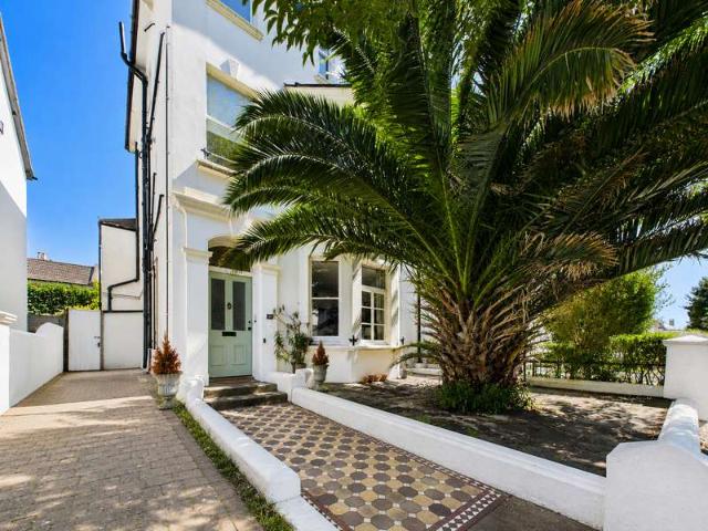 Studio for sale in Aldrington