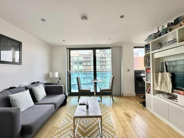 Studio for sale in Hayes, Hayes