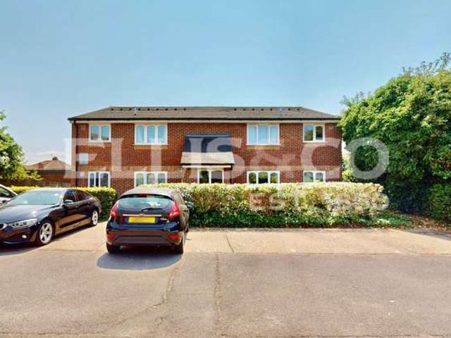 Studio for sale in London Borough of Ealing, Greater London