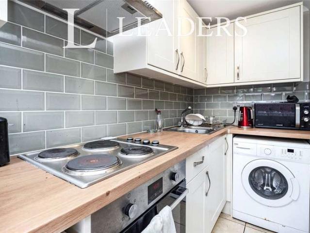 Studio for sale in Broadwater Down, Sandown Park