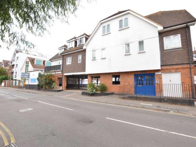 Studio for sale in Woking, Surrey