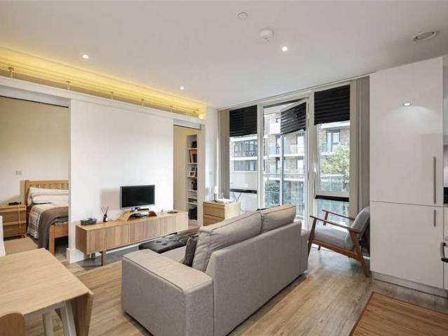 Studio for sale in Glyndon, Greater London