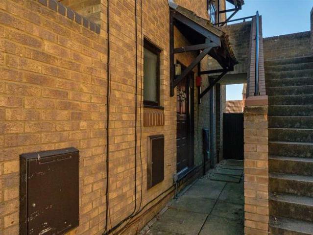 Studio for sale in Lower Earley, Wokingham
