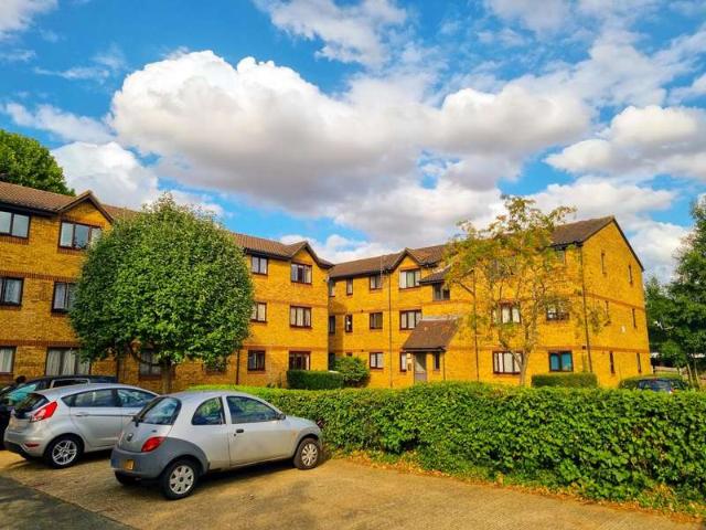 Studio for rent in North Watford