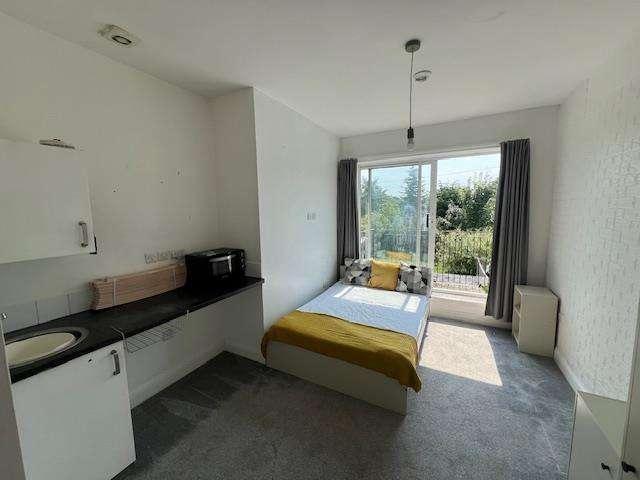 Studio for rent in Branksome, Poole