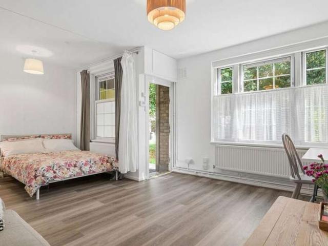 Studio for sale in Abbeville Village, Greater London