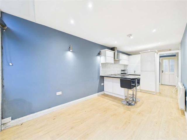 Studio for sale in Spike Island, Feckenham