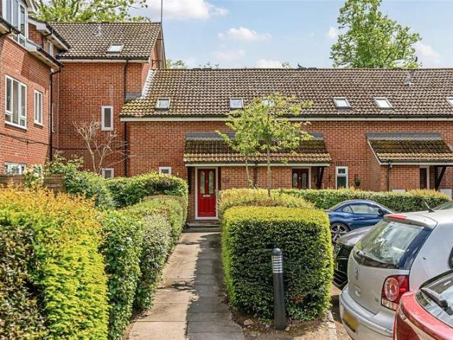 Studio for sale in Finchampstead