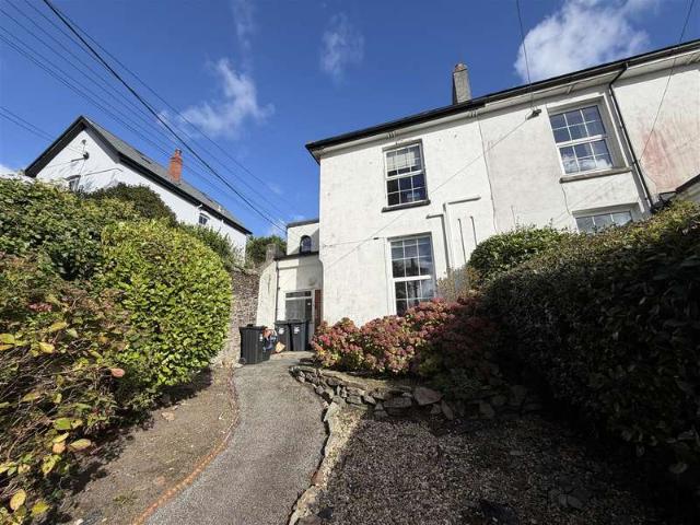 Studio for rent in St. Austell, Cornwall